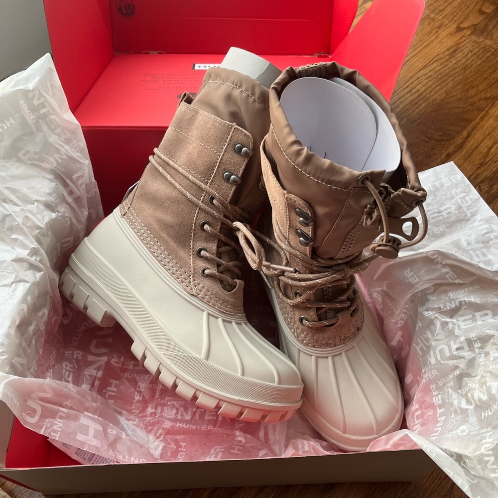 Hunter Women's Skylar Boots Tan and Cream - Picture 2 of 8